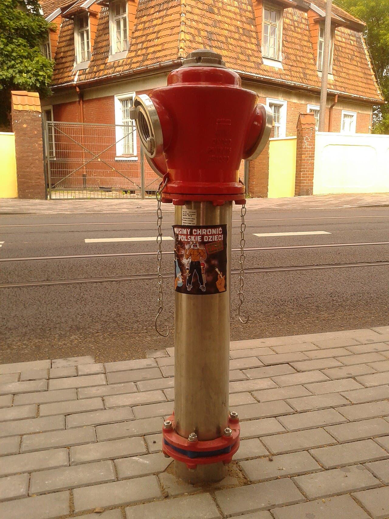 Hydrant nadziemny przy ulicy Sienkiewicza w Toruniu